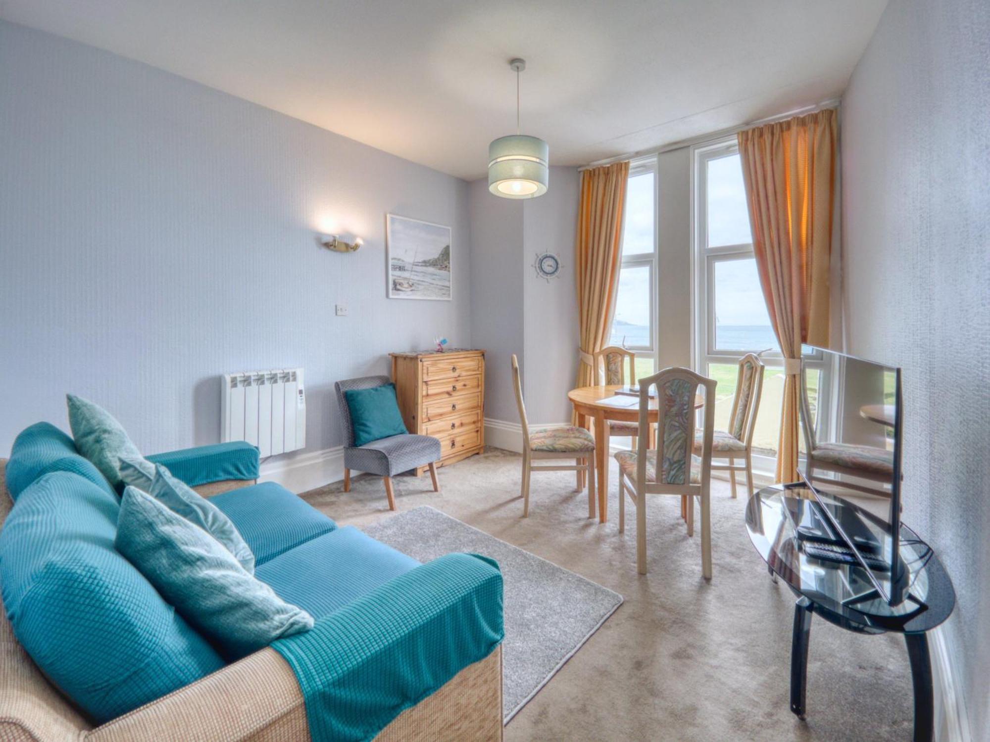 2 - 1 Bedroom Sea Front-sea Views-free Parking * Paignton