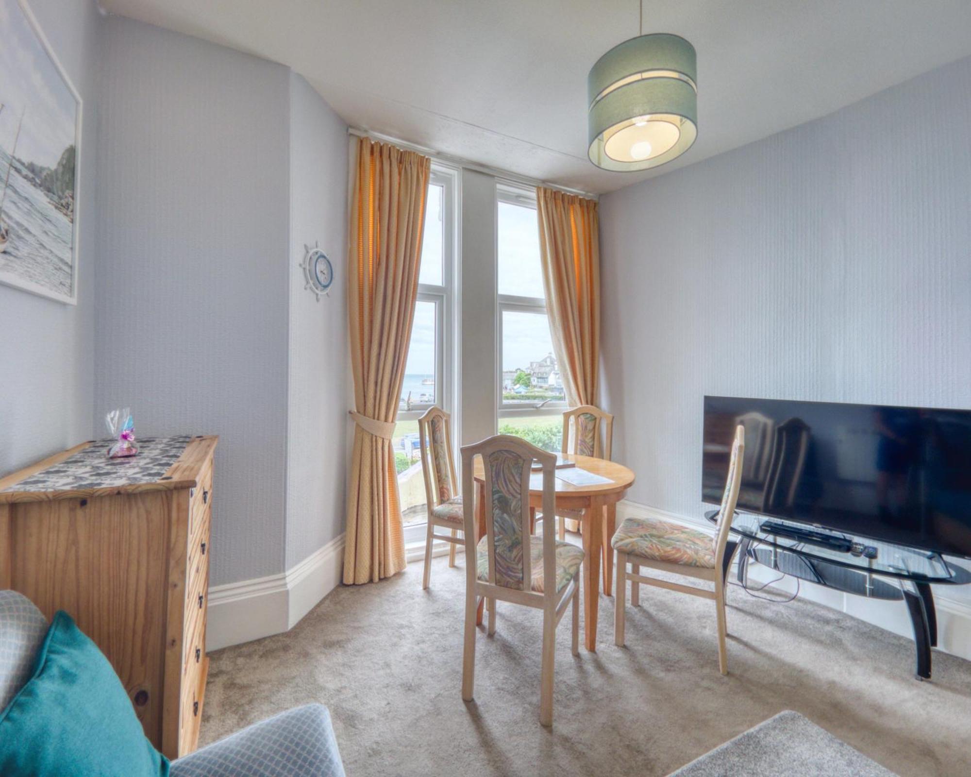 Holiday home 2 - 1 Bedroom Sea Front-sea Views-free Parking