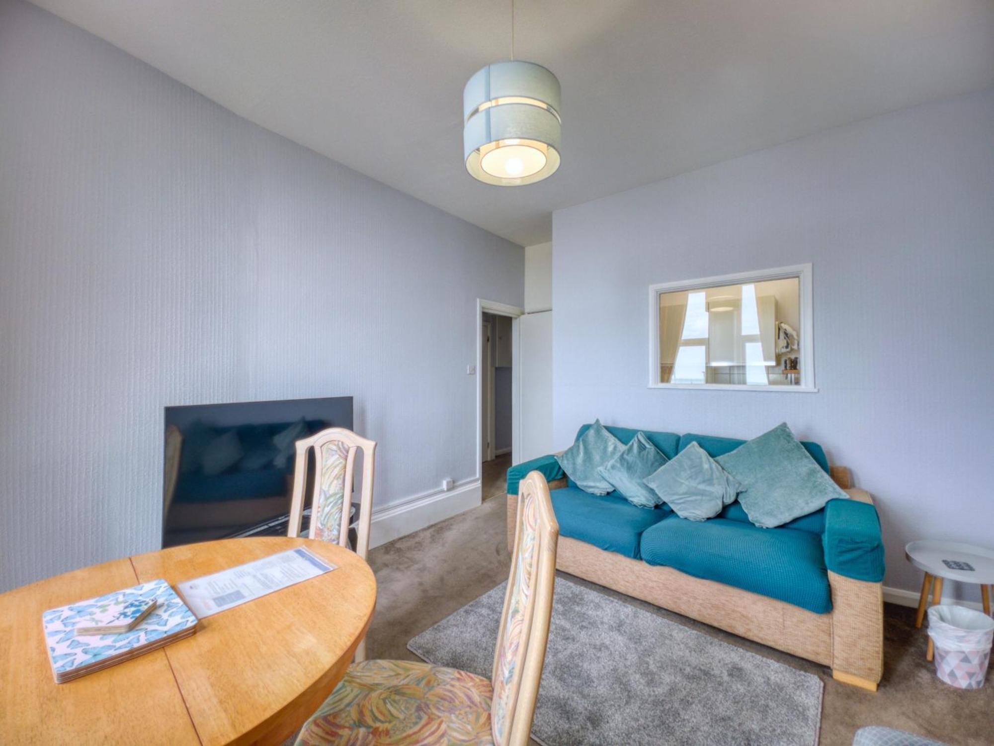 2 - 1 Bedroom Sea Front-sea Views-free Parking Holiday home Paignton